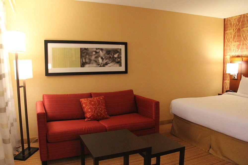 Отель Courtyard By Marriott Онеонта Экстерьер фото